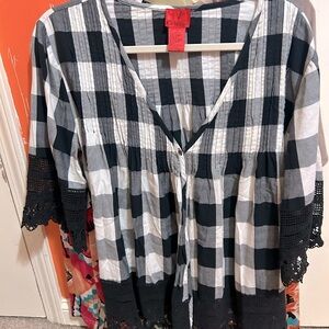 Women’s blouse size L (runs a little big)